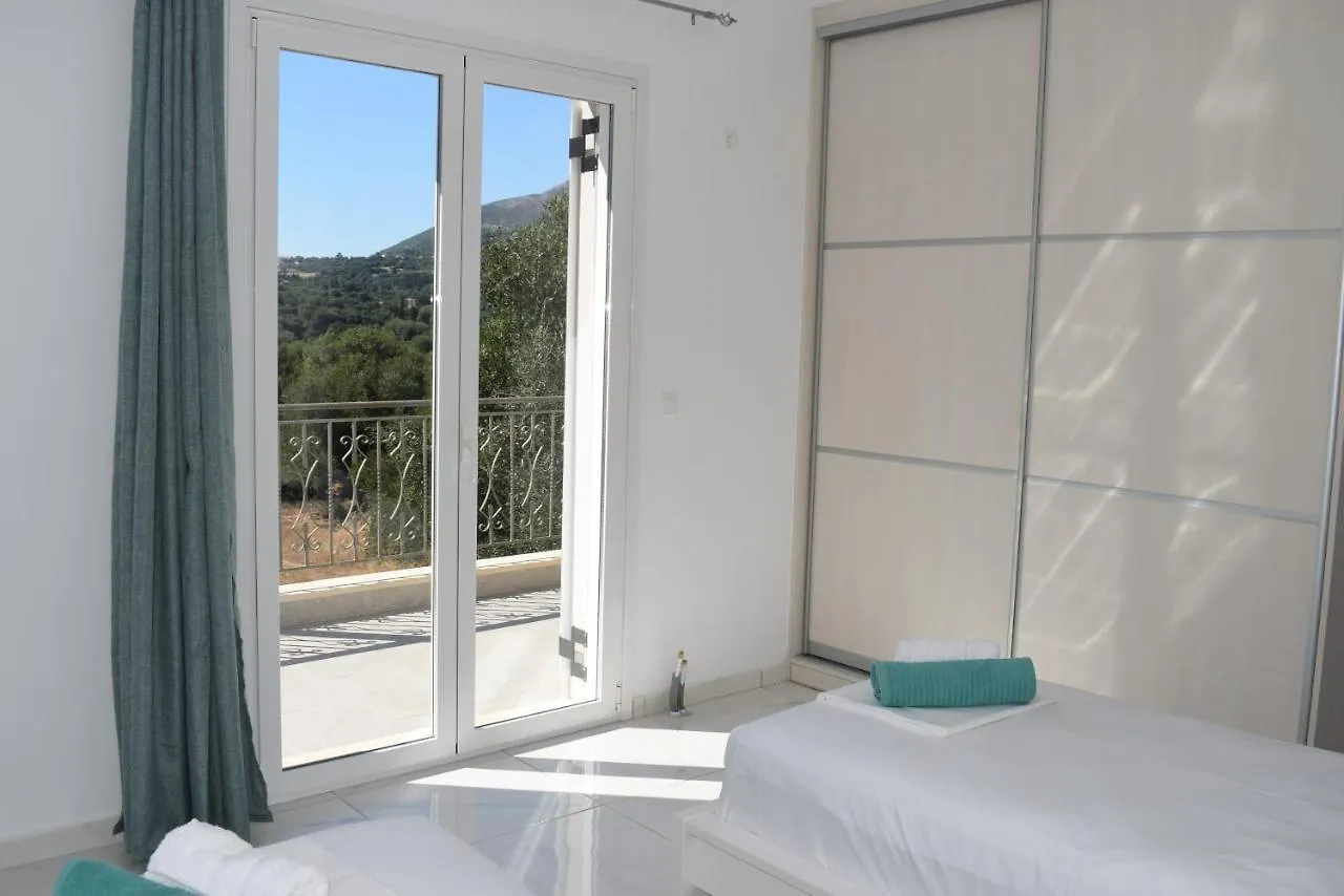 Black & White Apartments Divarata Grecja