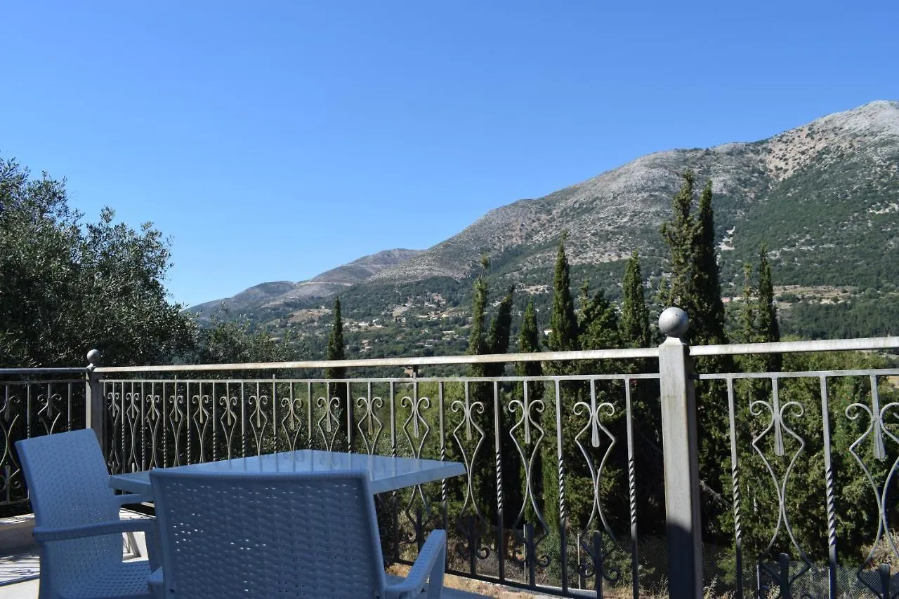 Black & White Apartments Divarata Greece