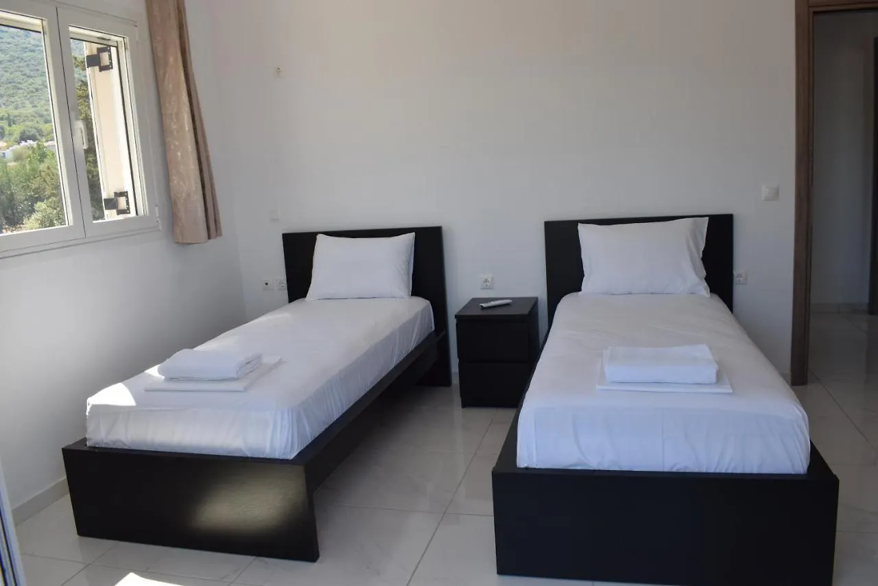 Black & White Apartments Divarata