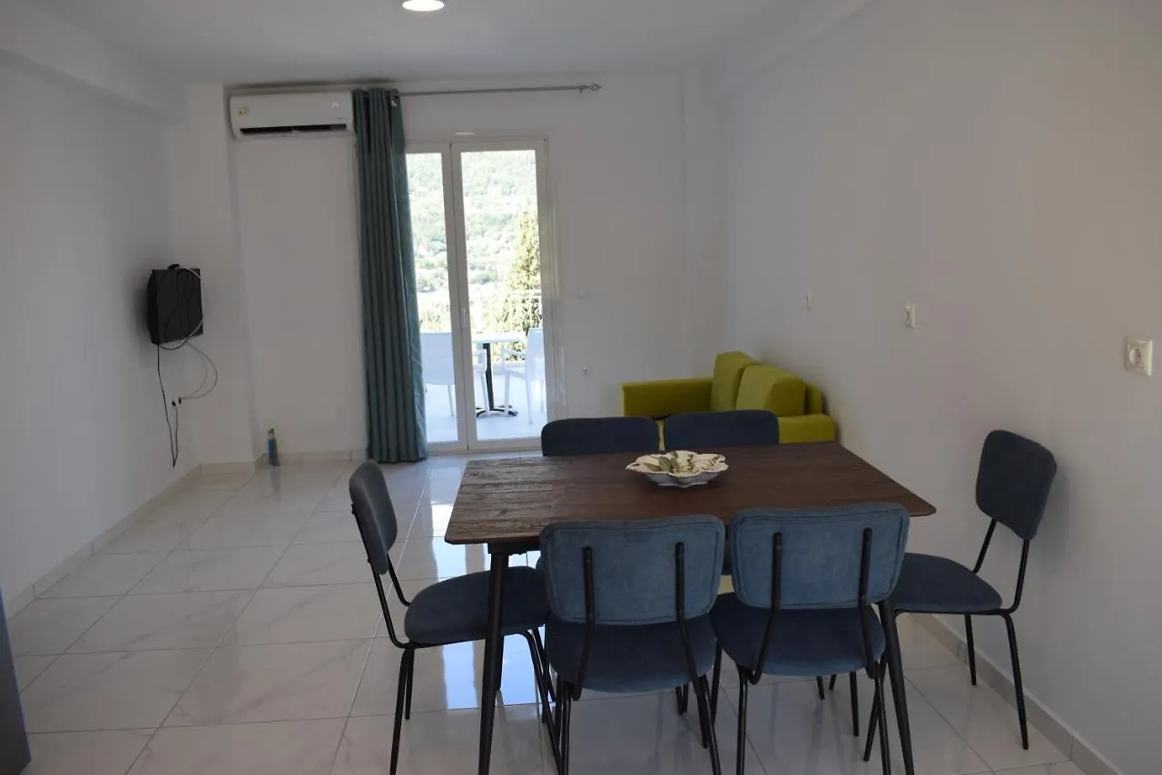 Black & White Apartments Divarata